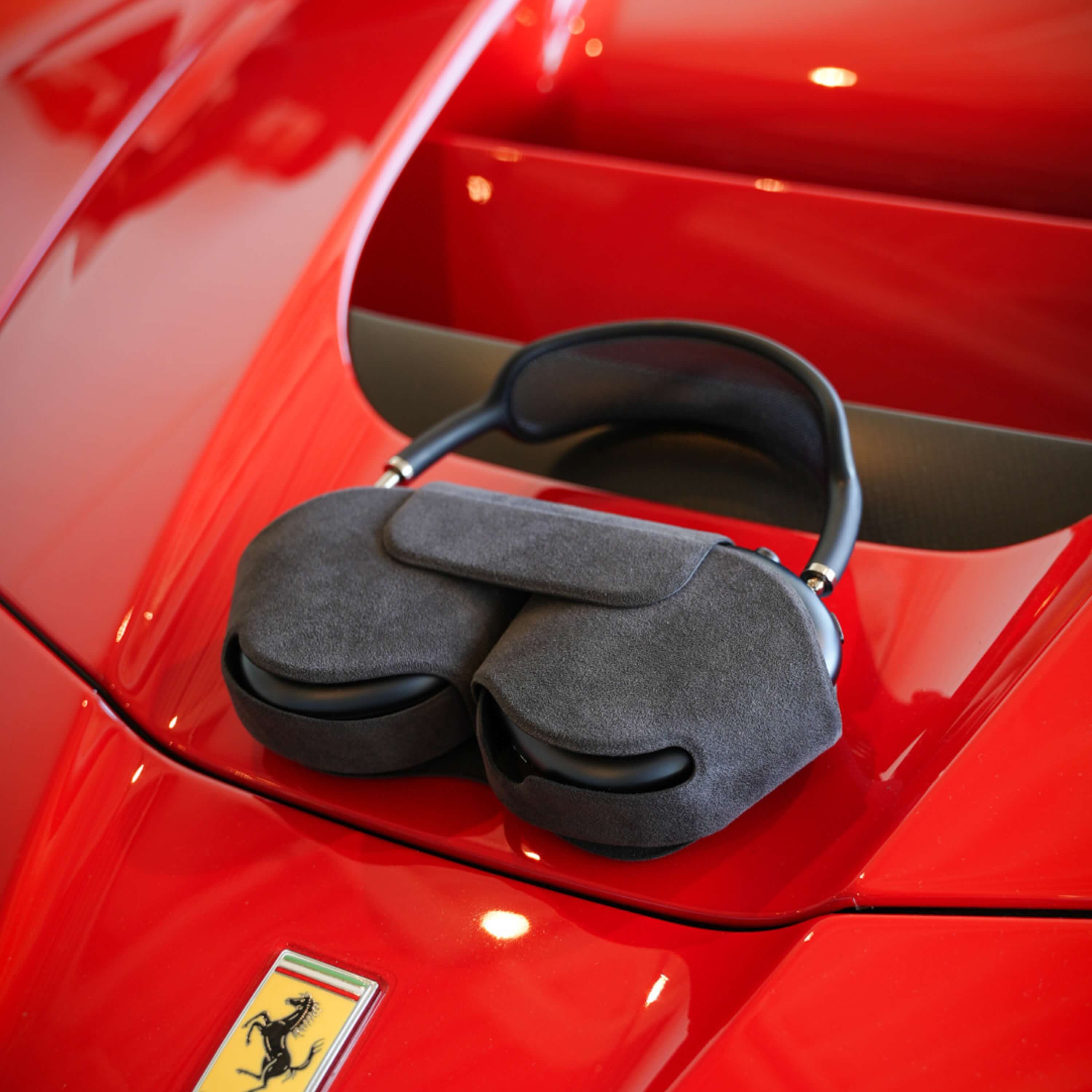 AirPods Max Alcantara Smart Case - Space Grey