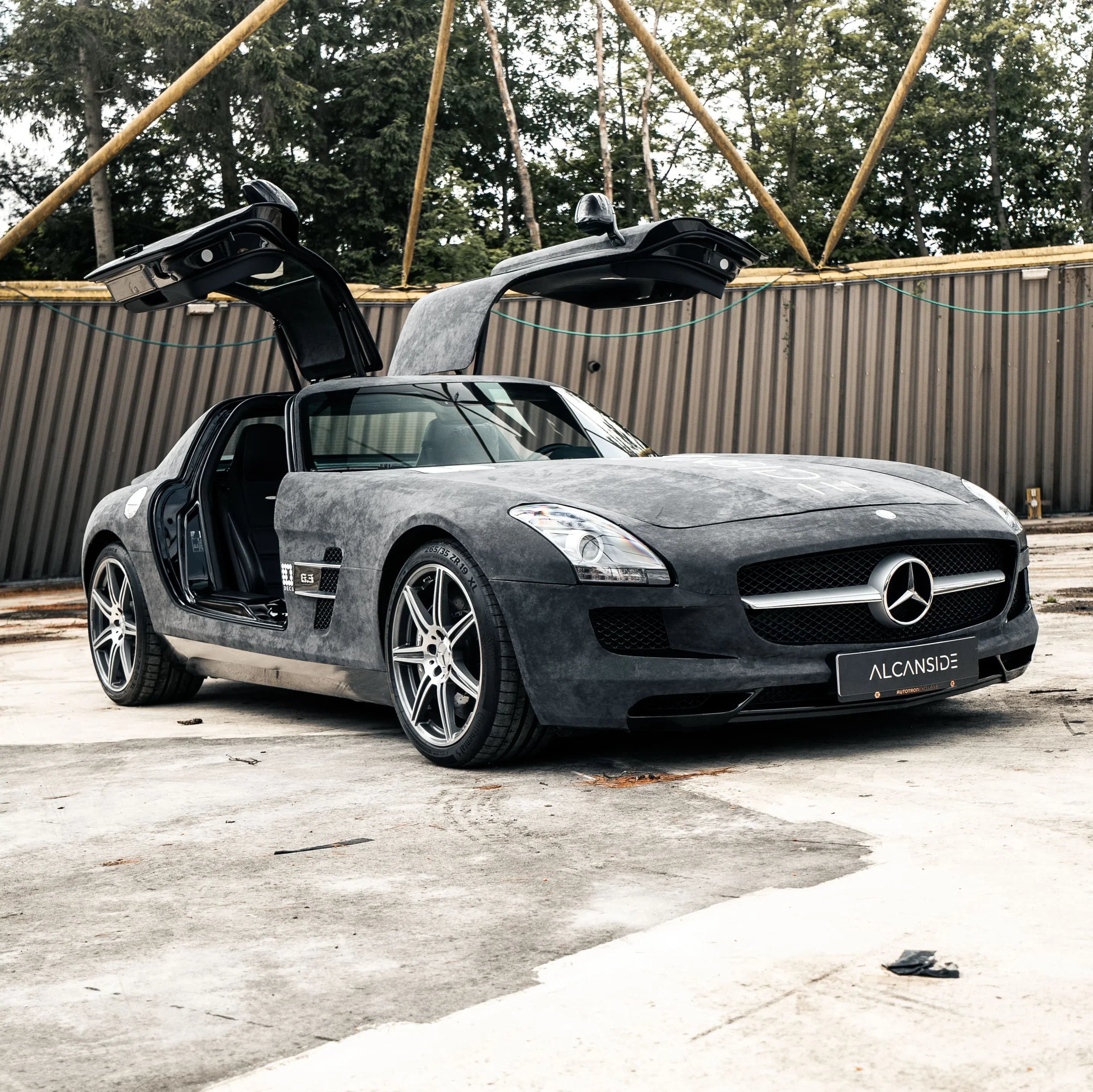 Mercedes SLS AMG - Alcantara Edition - Space Grey